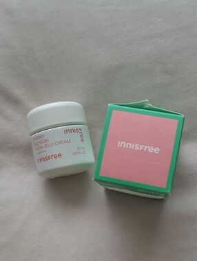 Innisfree Cherry Blossom Glow Jelly Cream
